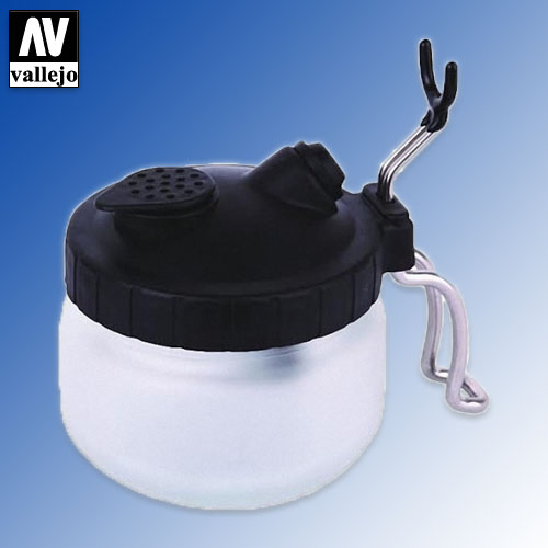 thumbnail image 2 of Vallejo Airbrush Cleaner 200ml - Waterbased Acrylic - Model Air - Non-Toxic - VJ71199 2 of 5